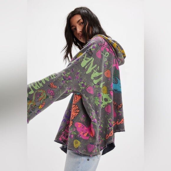 Magnolia Pearl Graphics Raji Hoodie - Picture 8 of 12